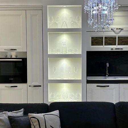 Tam Serviced 2Bdr Apartment City Center No6 Tirana Esterno foto