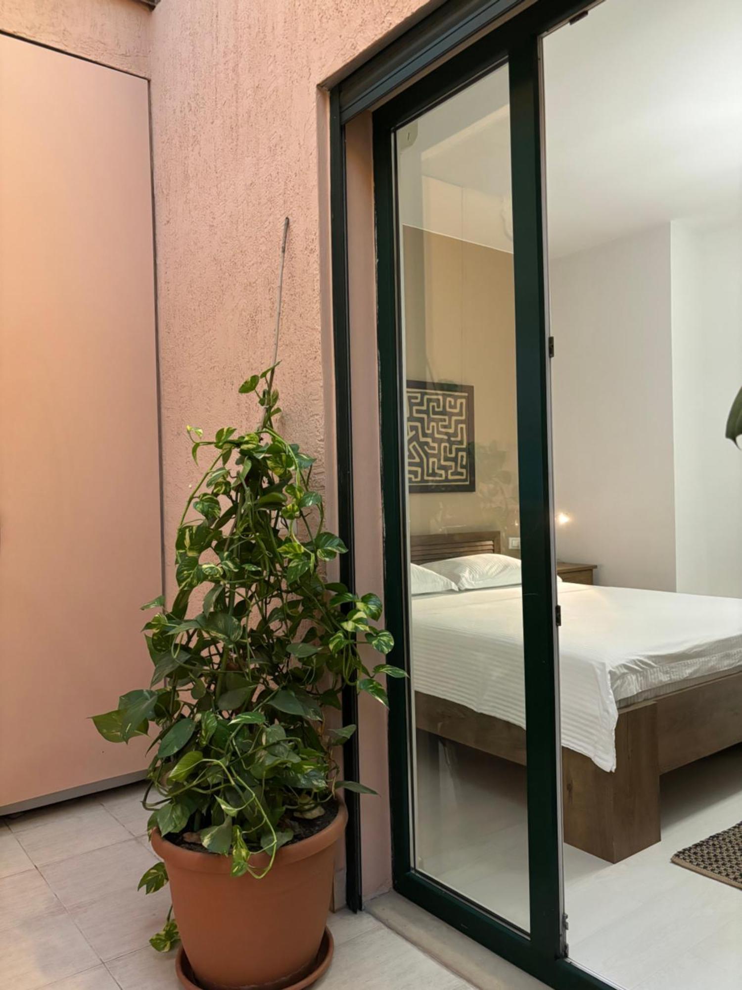 Tam Serviced 2Bdr Apartment City Center No6 Tirana Esterno foto