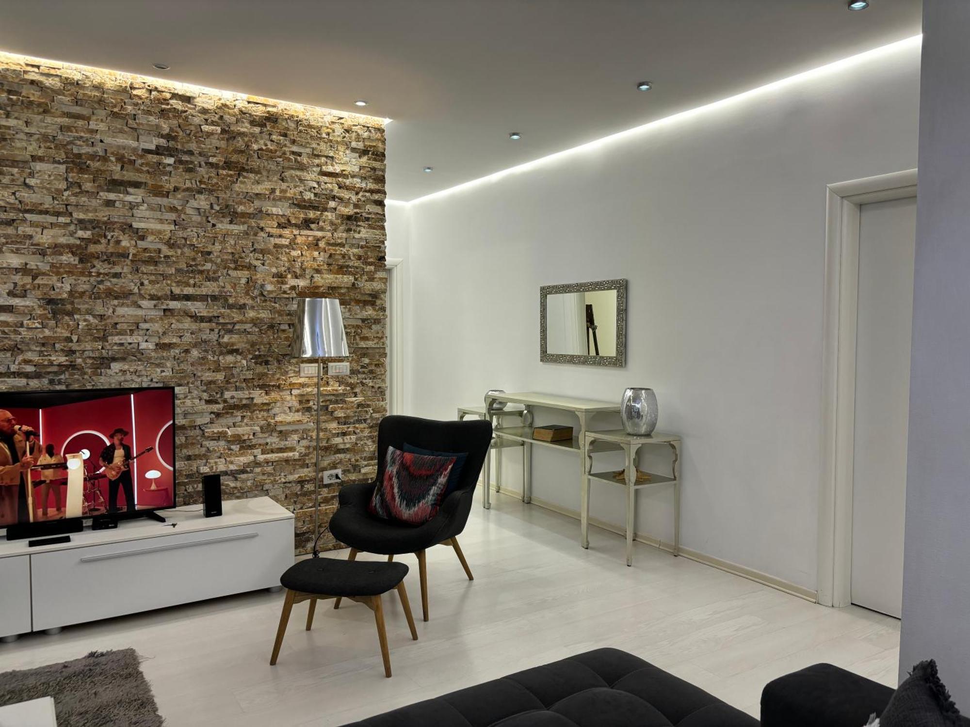 Tam Serviced 2Bdr Apartment City Center No6 Tirana Esterno foto
