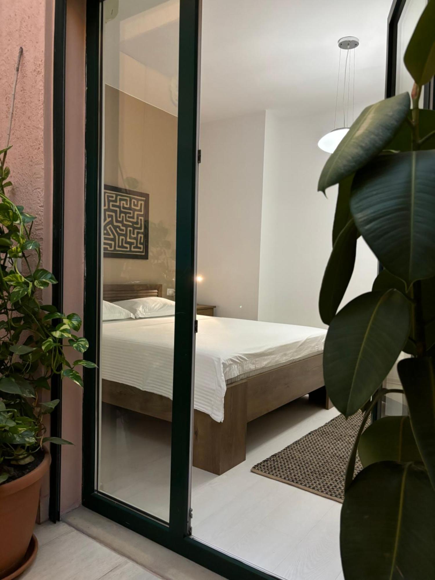 Tam Serviced 2Bdr Apartment City Center No6 Tirana Esterno foto
