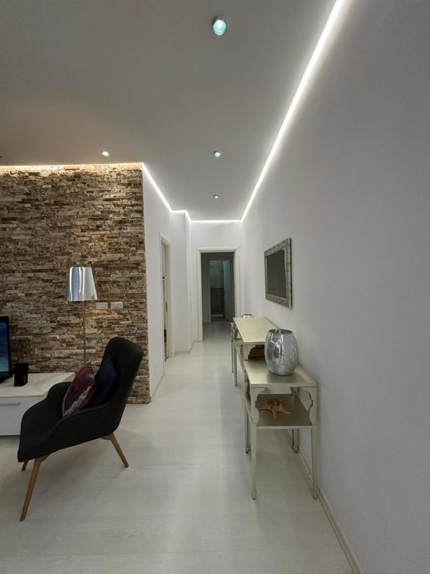 Tam Serviced 2Bdr Apartment City Center No6 Tirana Esterno foto
