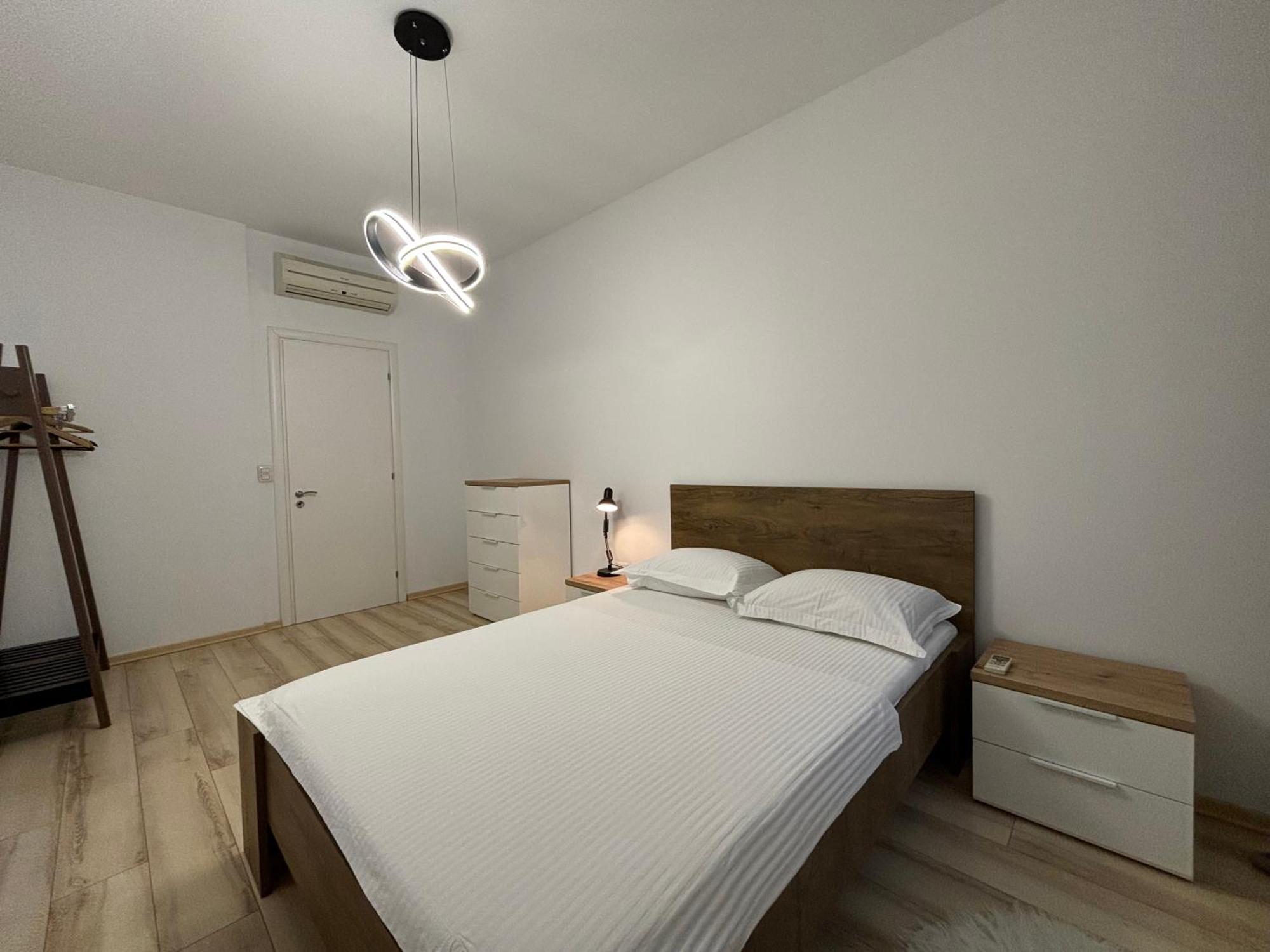 Tam Serviced 2Bdr Apartment City Center No6 Tirana Esterno foto