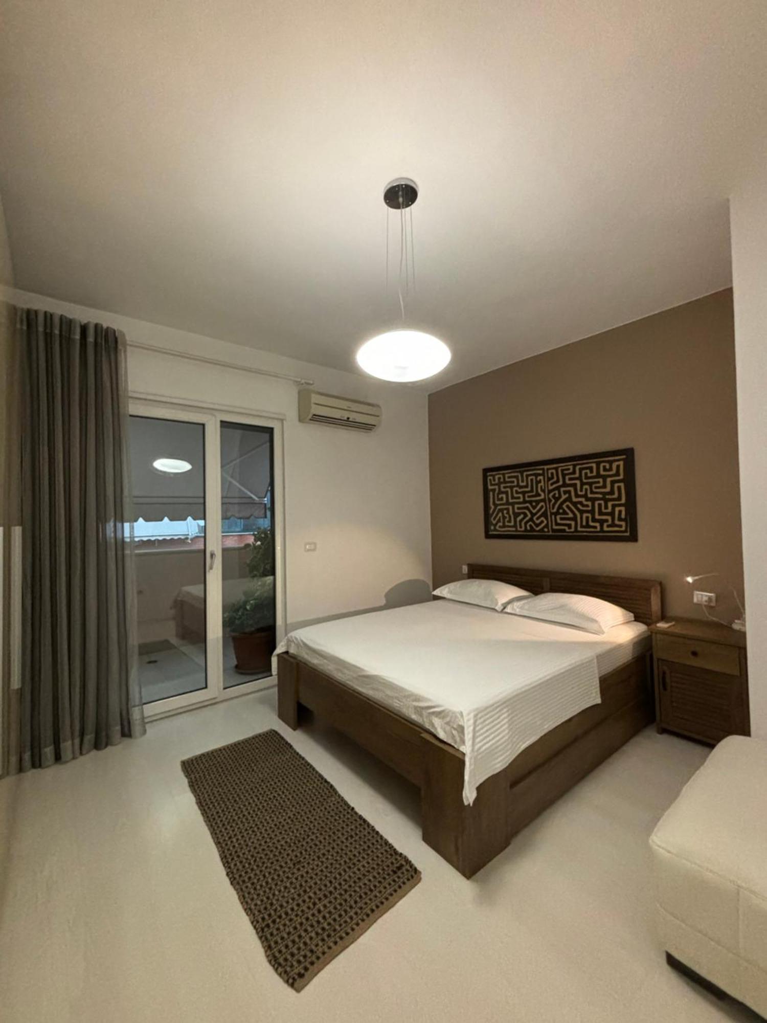 Tam Serviced 2Bdr Apartment City Center No6 Tirana Esterno foto